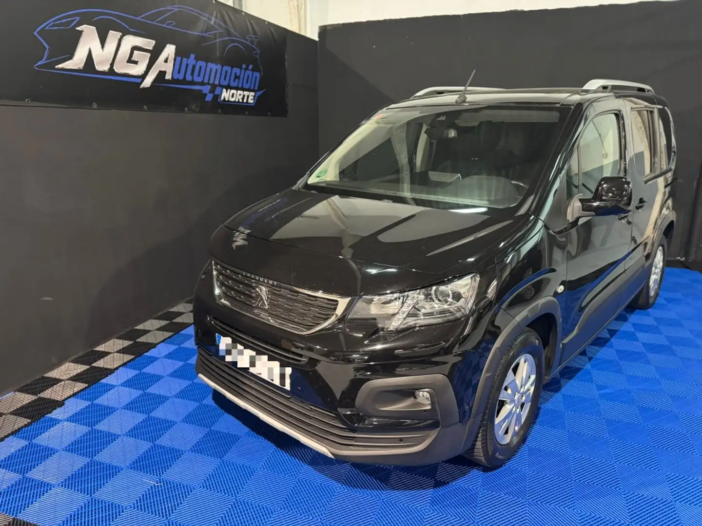 Peugeot Rifter 1.5BlueHDi S&S Long Active NAV+ 100 Negro - 1