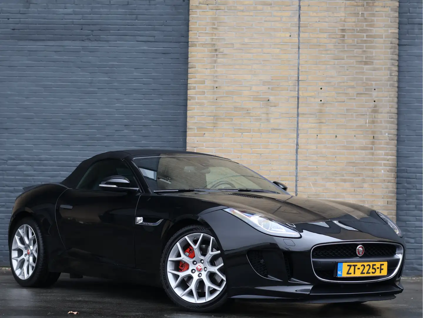 Jaguar F-Type 3.0 V6 Convertible | Cam | Leder | Nav | Cruise | Zwart - 2