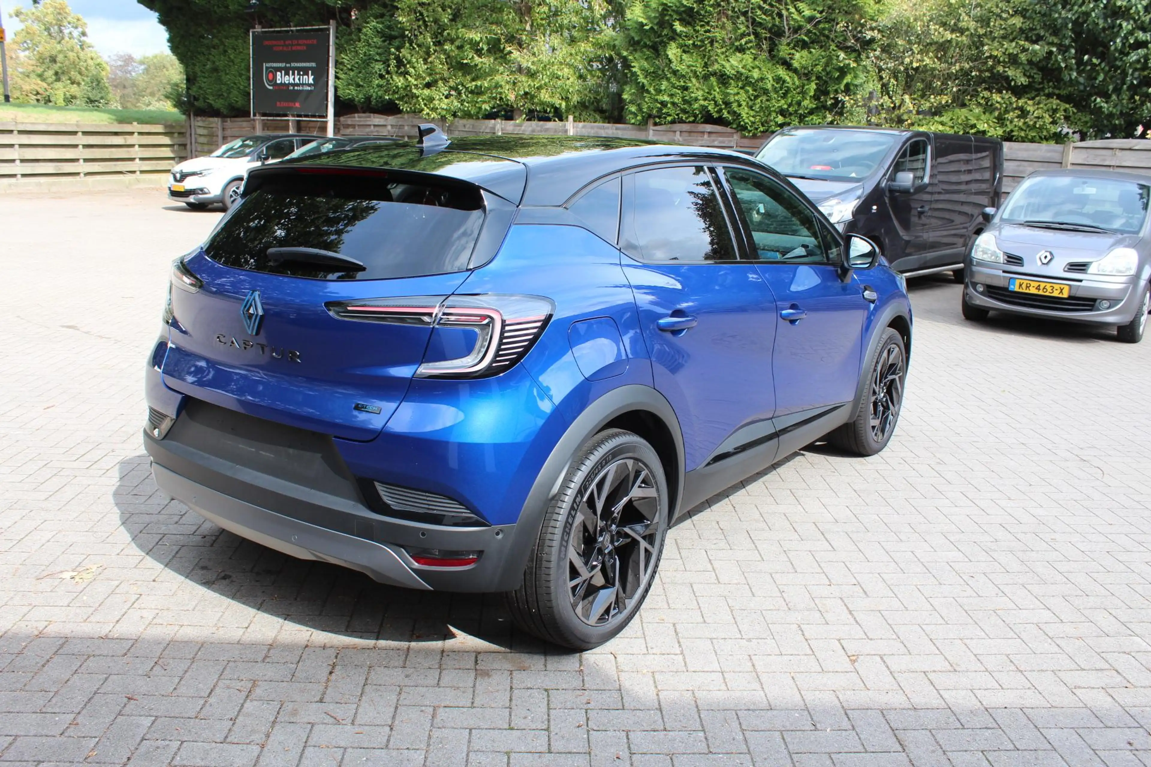 Renault Captur 1.6 E-Tech full hybrid 145 esprit Alpine — photo 4