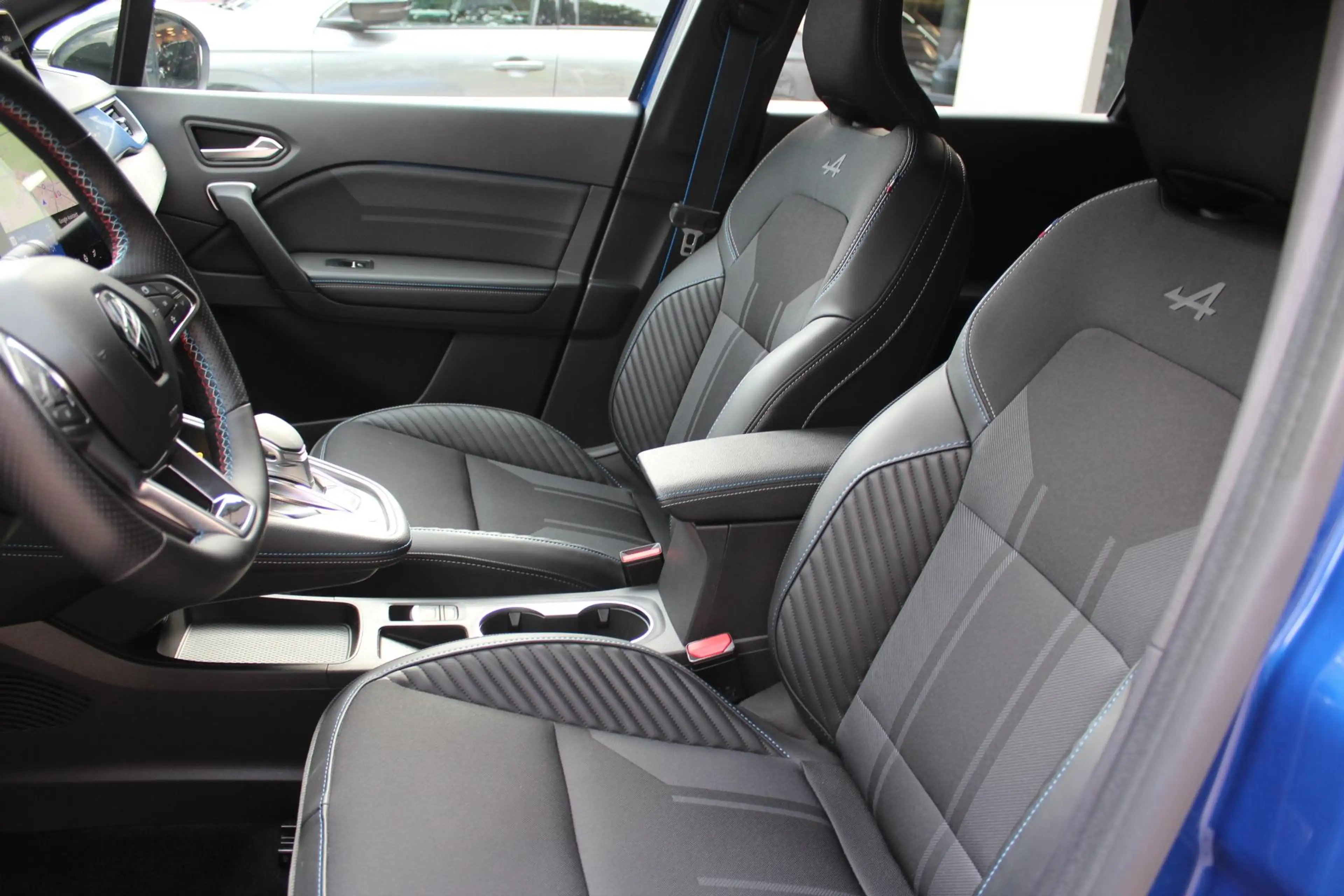 Renault Captur 1.6 E-Tech full hybrid 145 esprit Alpine — photo 6
