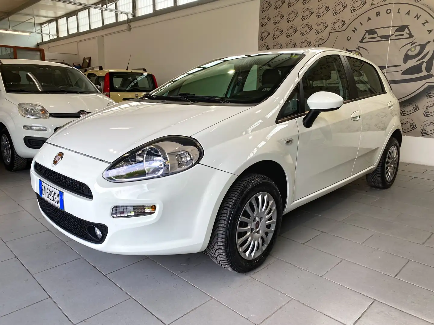 Fiat Punto Punto 1.4 8V 5 porte Natural Power Street Wit - 1