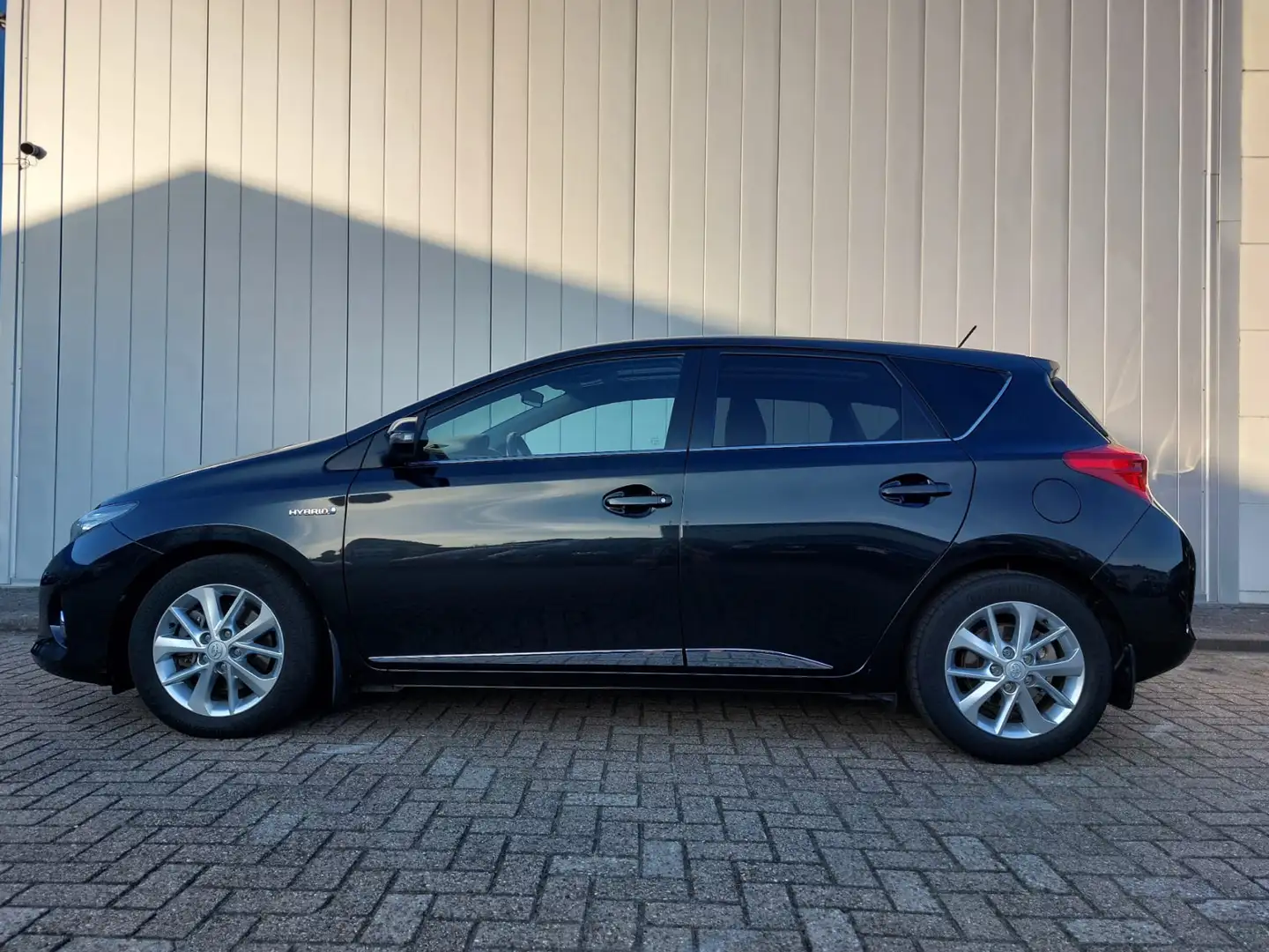 Toyota Auris 1.8 Hybrid Lease Clima Cruise Navi Camera PDC Zwart - 2