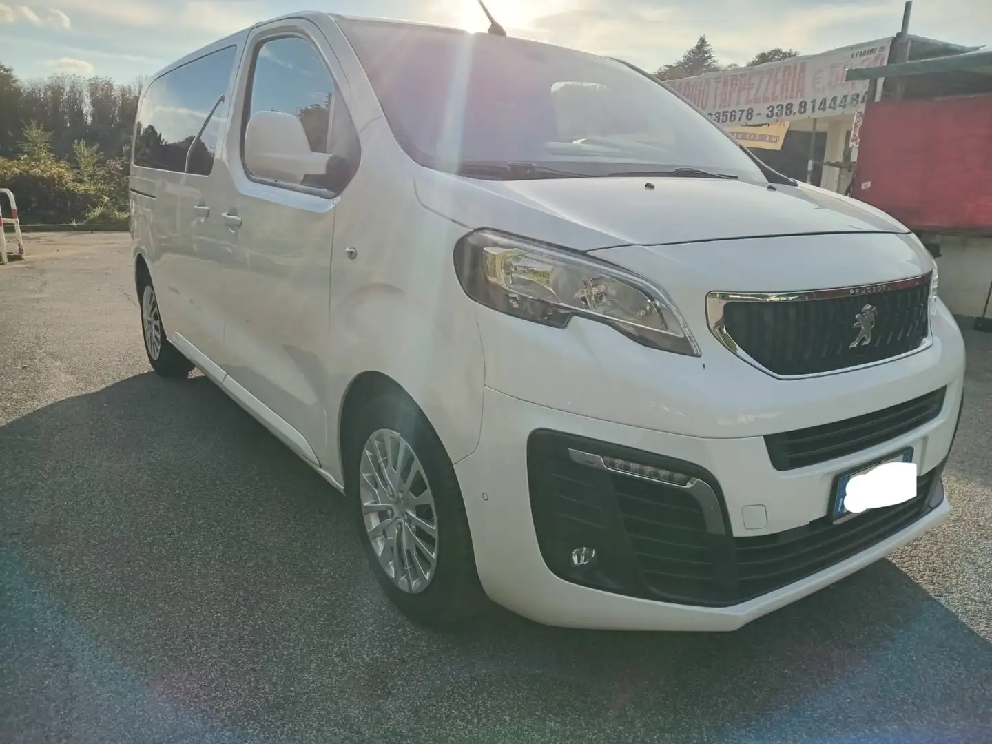 Peugeot Traveller - 1