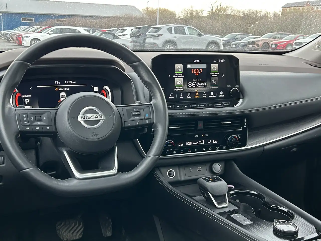 Nissan Rogue снимка Nissan Rogue