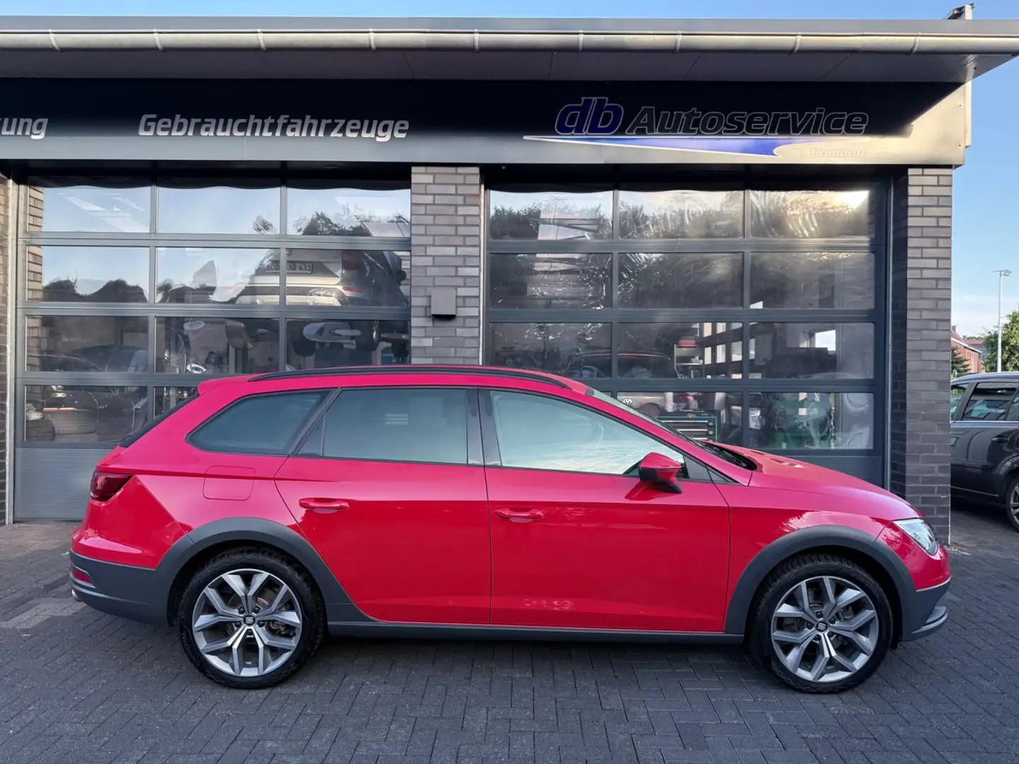 SEAT Leon ST X-Perience 4Drive DSG Rouge - 1