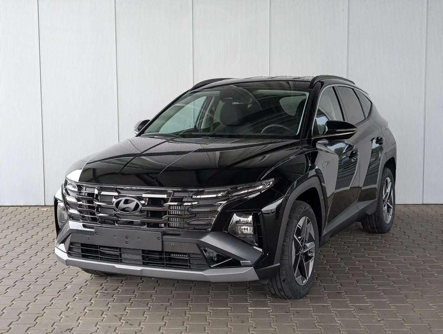 Hyundai TUCSON NX4 GO 1,6 T-GDi 2WD 6MT 160 PS / Sitz + Lenkra... Schwarz - 1