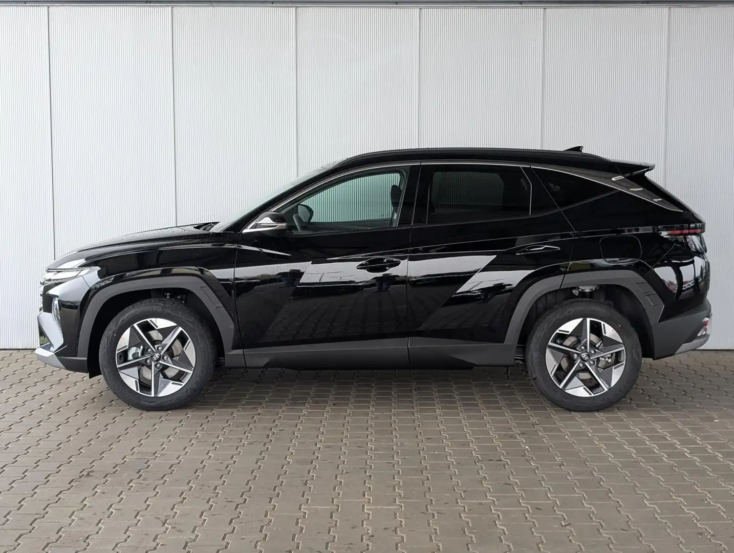 Hyundai TUCSON NX4 GO 1,6 T-GDi 2WD 6MT 160 PS / Sitz + Lenkra... Schwarz - 2