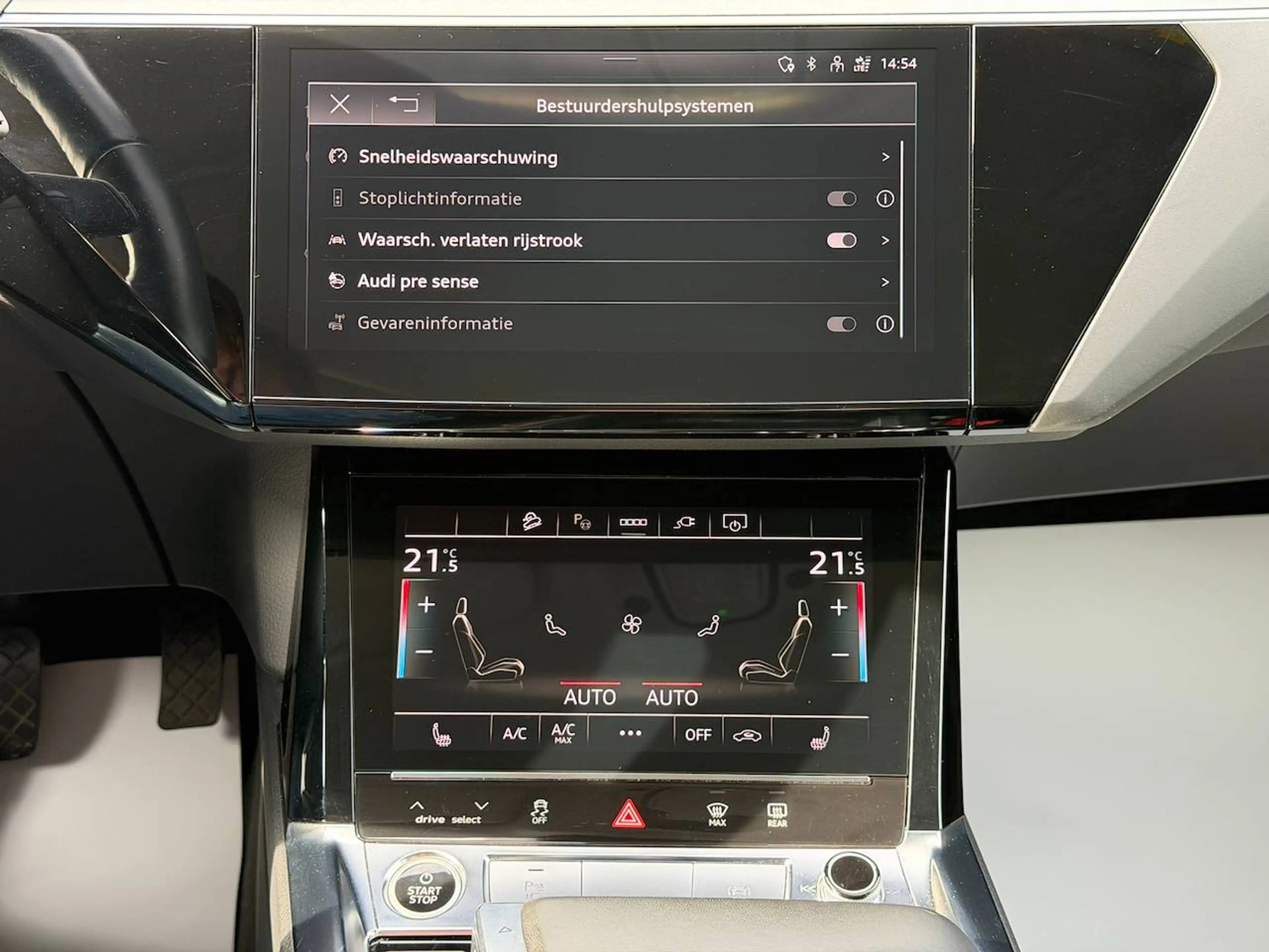 Audi e-tron 50 QUATTRO LEDER CAMERA 19" — photo 12