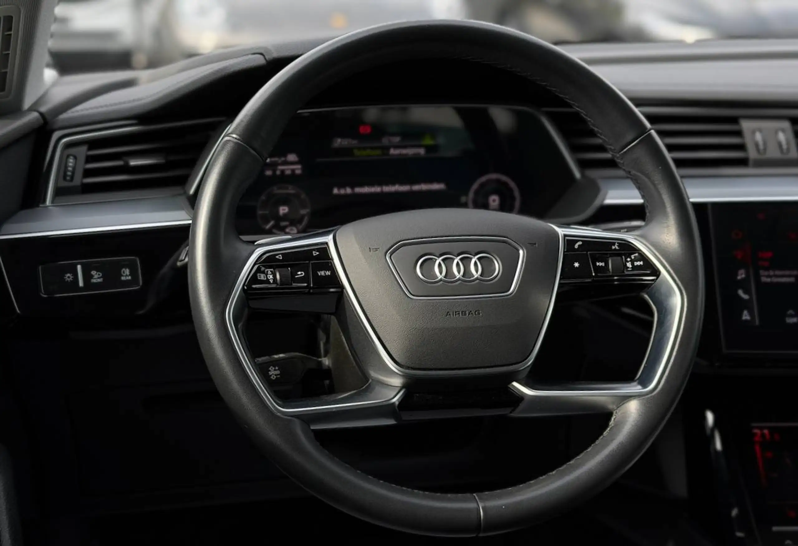Audi e-tron 50 QUATTRO LEDER CAMERA 19" — 10/13