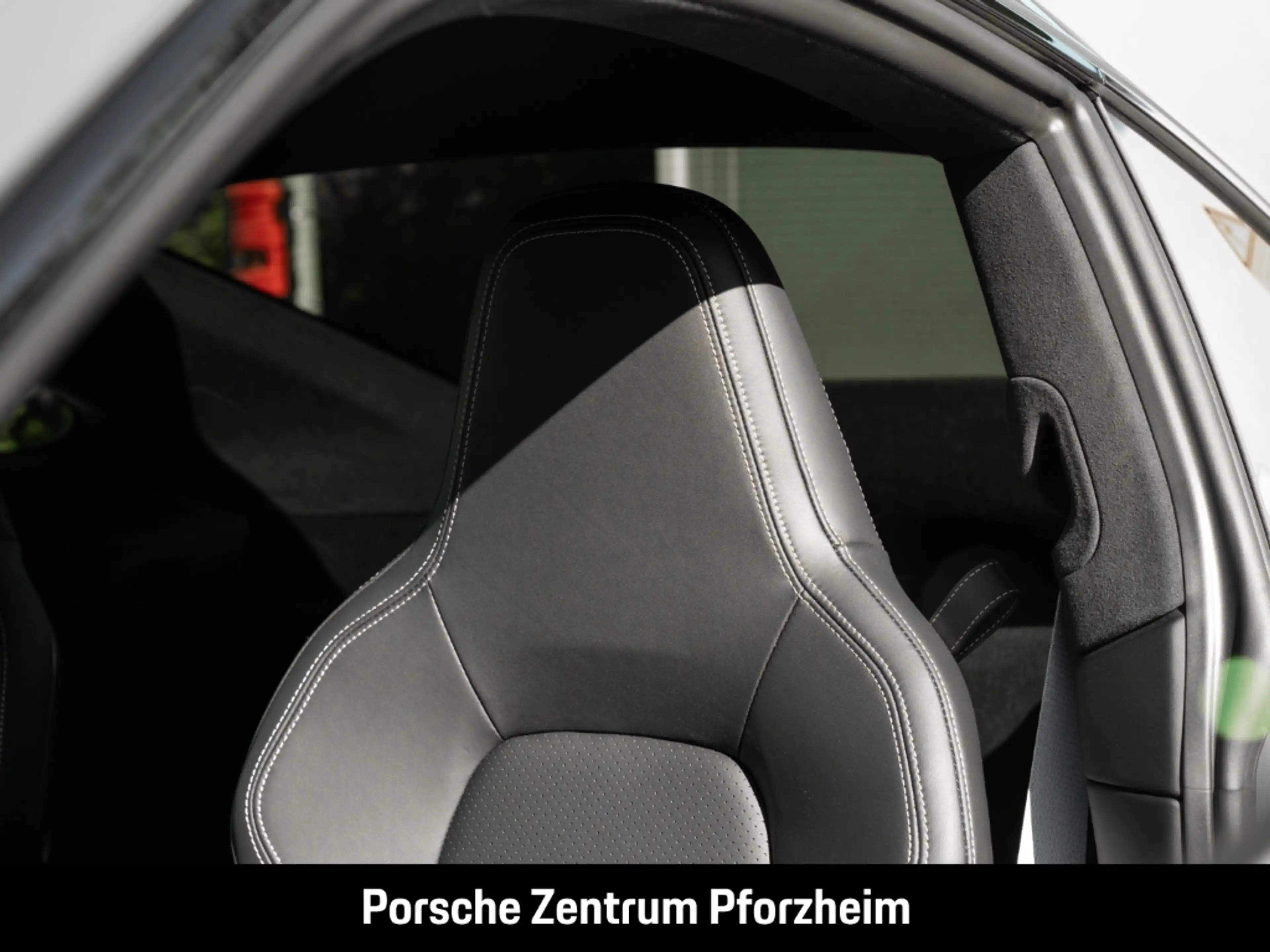 Porsche 992 -2 (911) Carrera — photo 6