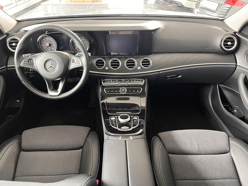 Mercedes-Benz E 200 Avantgarde /Navi/LED/R.Kamera/ — photo 11