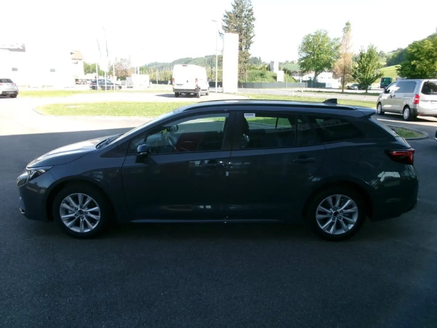Toyota Corolla 1,8 Hybrid TS Active !!! TOP FINANZIEREN !!! Grau - 2