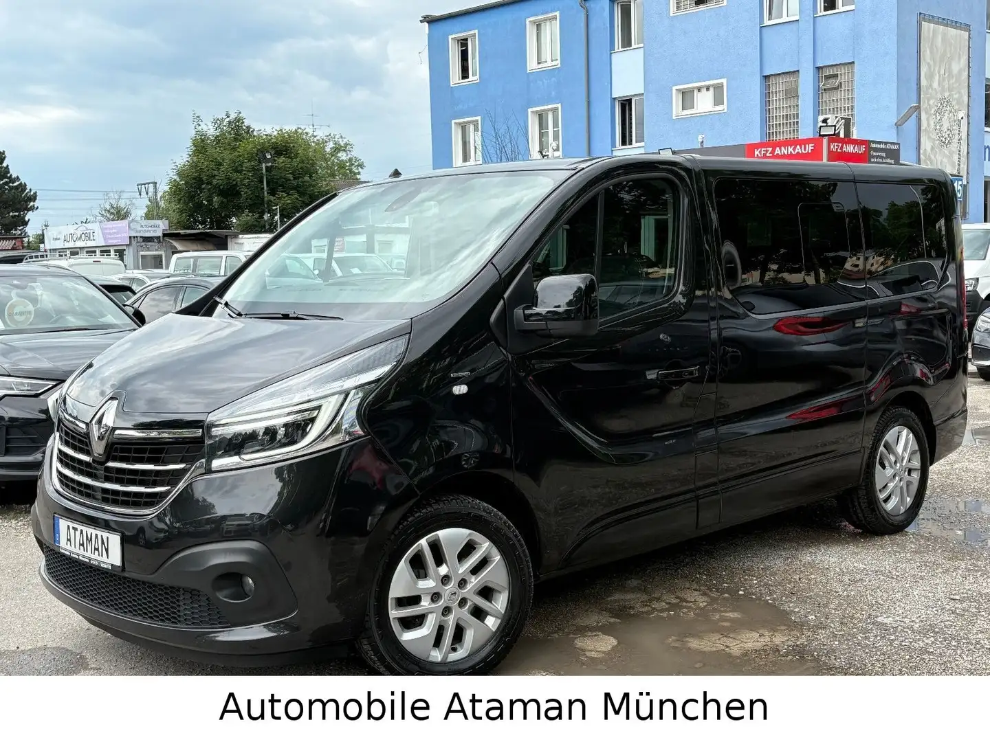 Renault Trafic 2.0 dCi *SpaceClass* Energy Aut. Standhzg Černá - 2