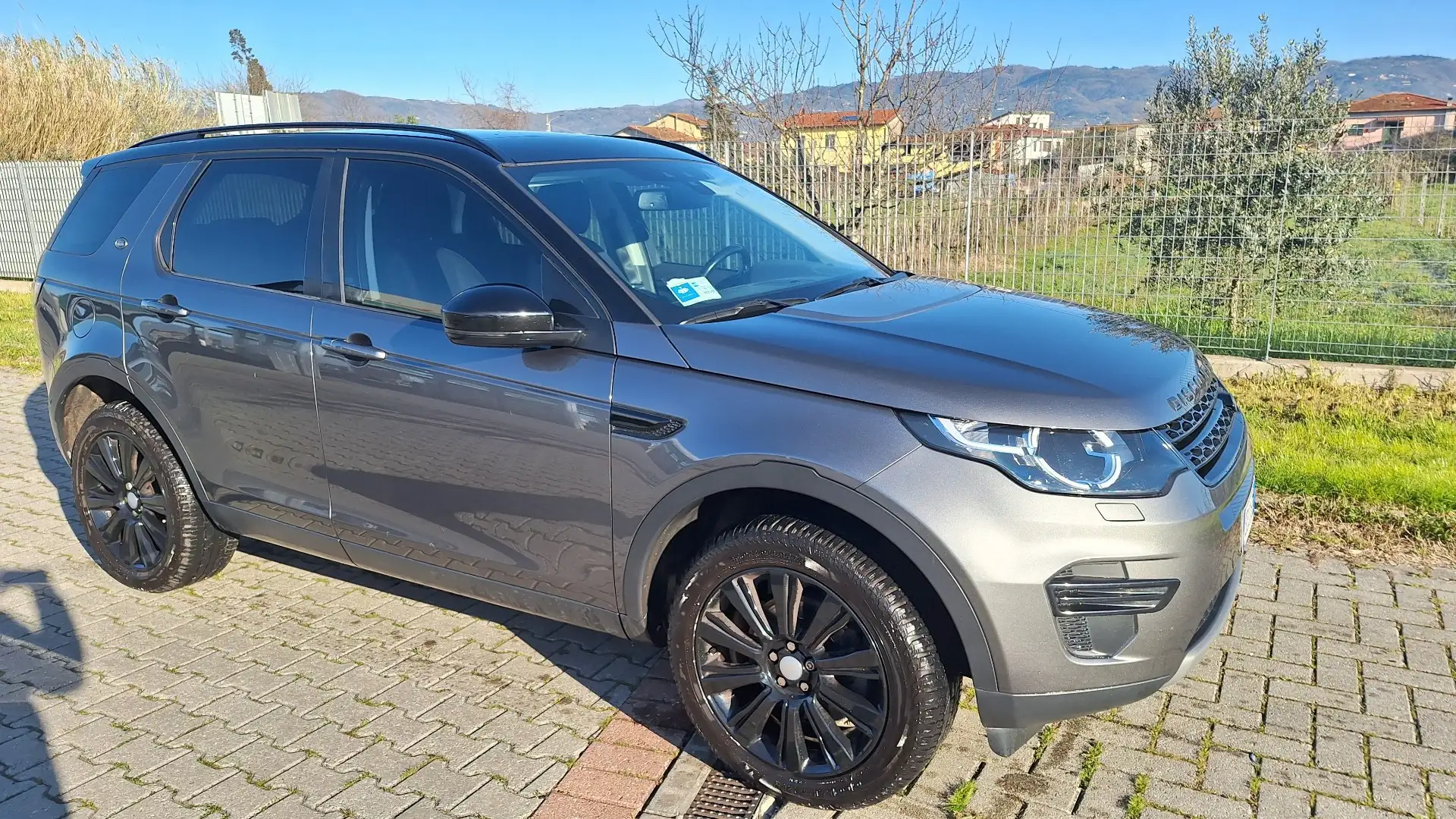 Land Rover Discovery Sport - 1