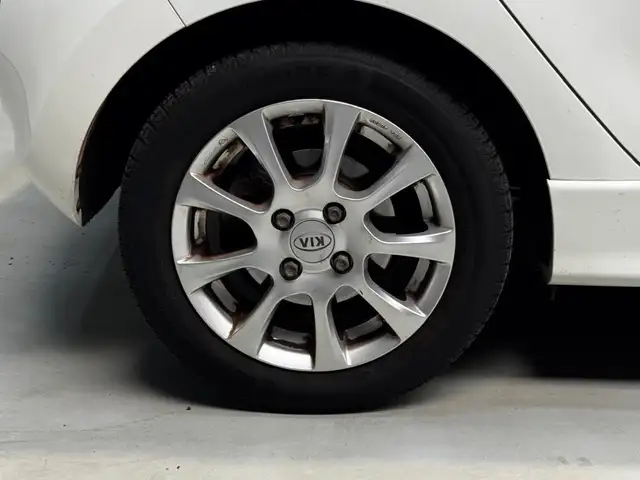 Kia Picanto view 8