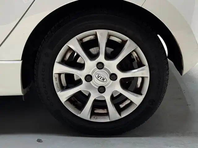 Kia Picanto view 9