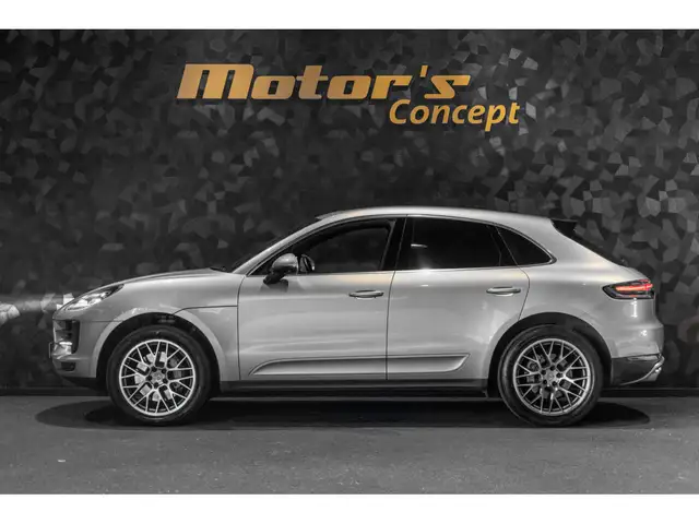 Porsche Macan view 2