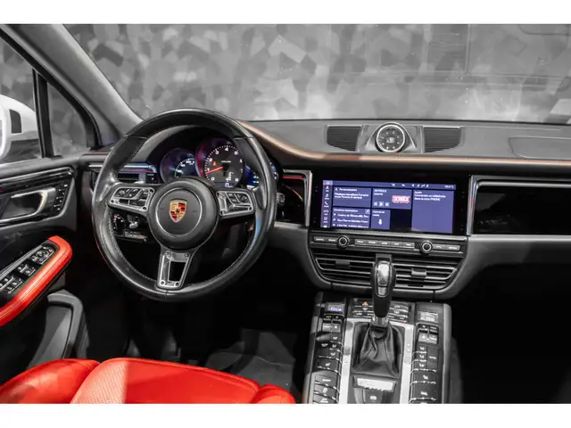Porsche Macan view 14
