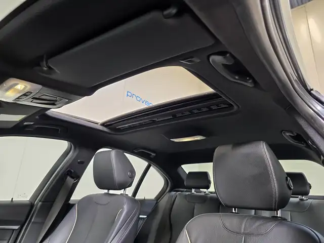 BMW 3 Series view 11