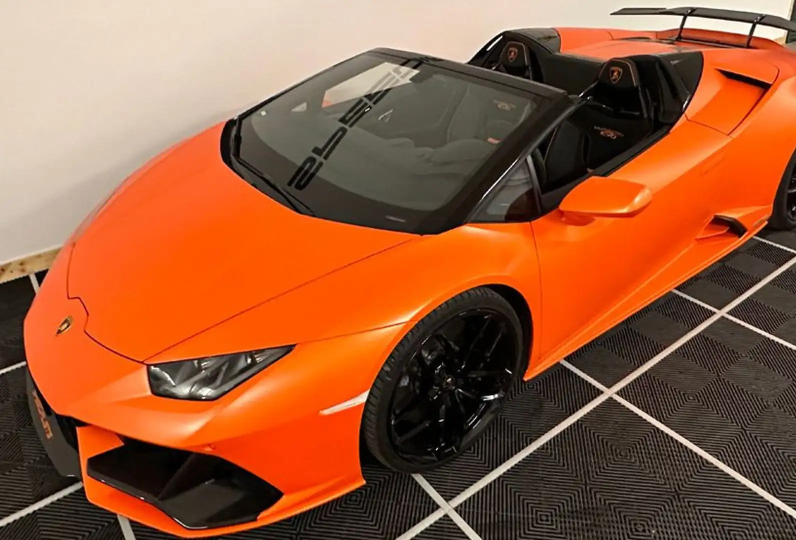 Lamborghini Huracán Evo Spyder narančasta - 2