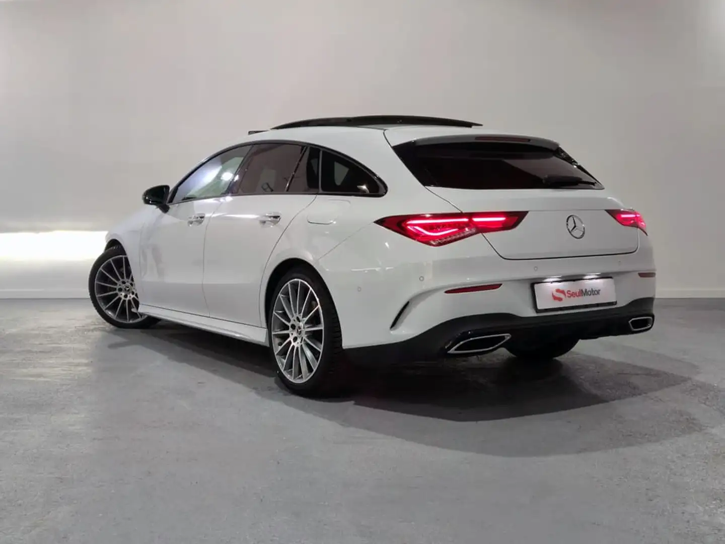 Mercedes-Benz CLA 200 Shooting Brake 7G-DCT Wit - 2