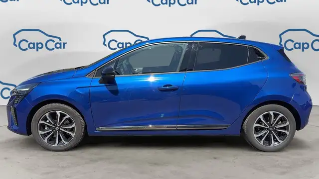 Renault Clio view 2