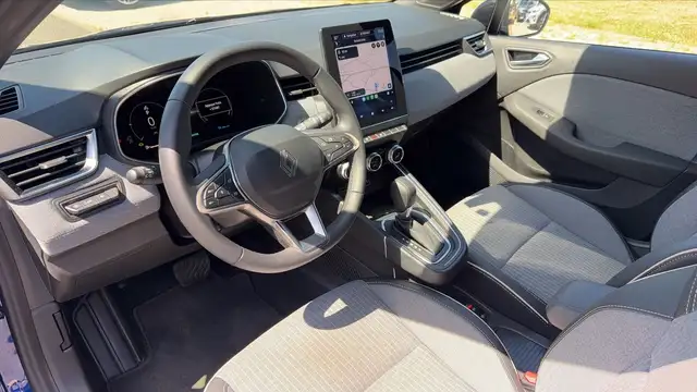 Renault Clio view 8