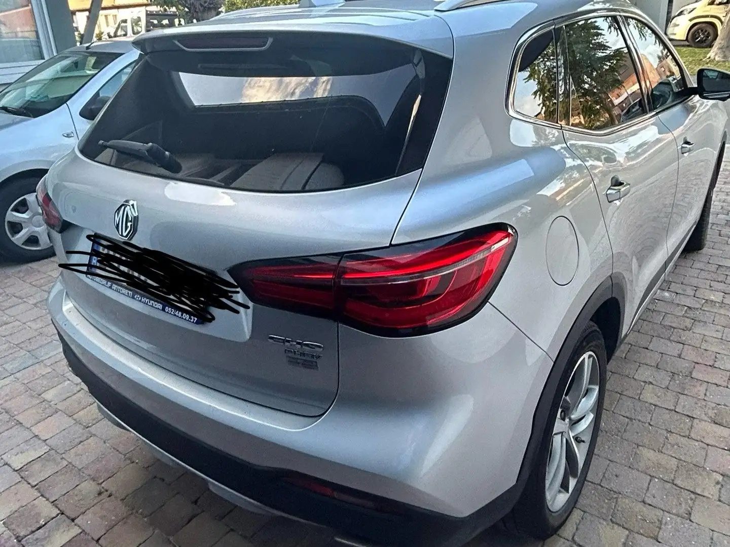 MG EHS EHS PHEV Luxury Zilver - 1