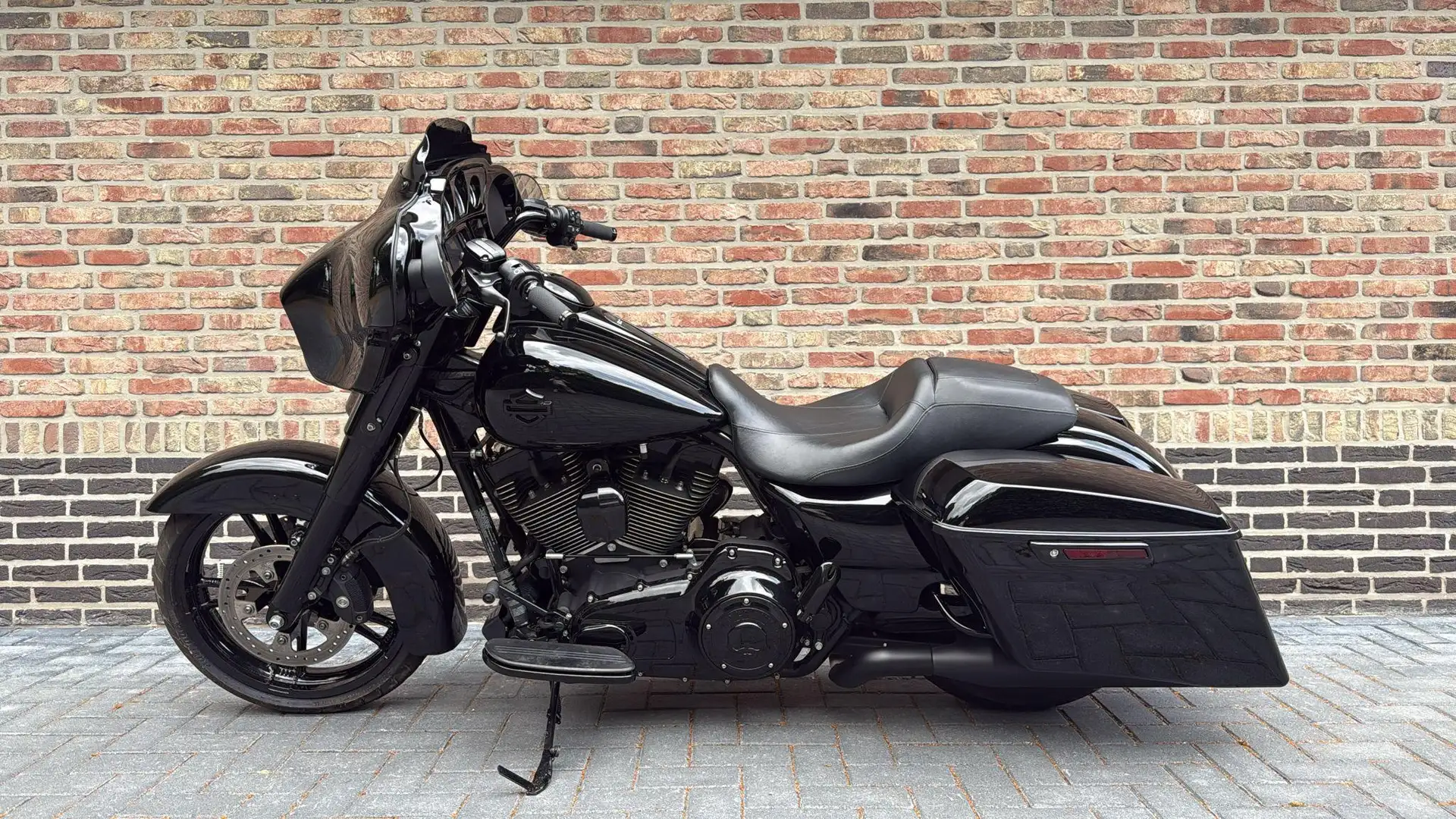 Harley-Davidson Street Glide 103 FLHX Streetglide CVO Blackout - 1
