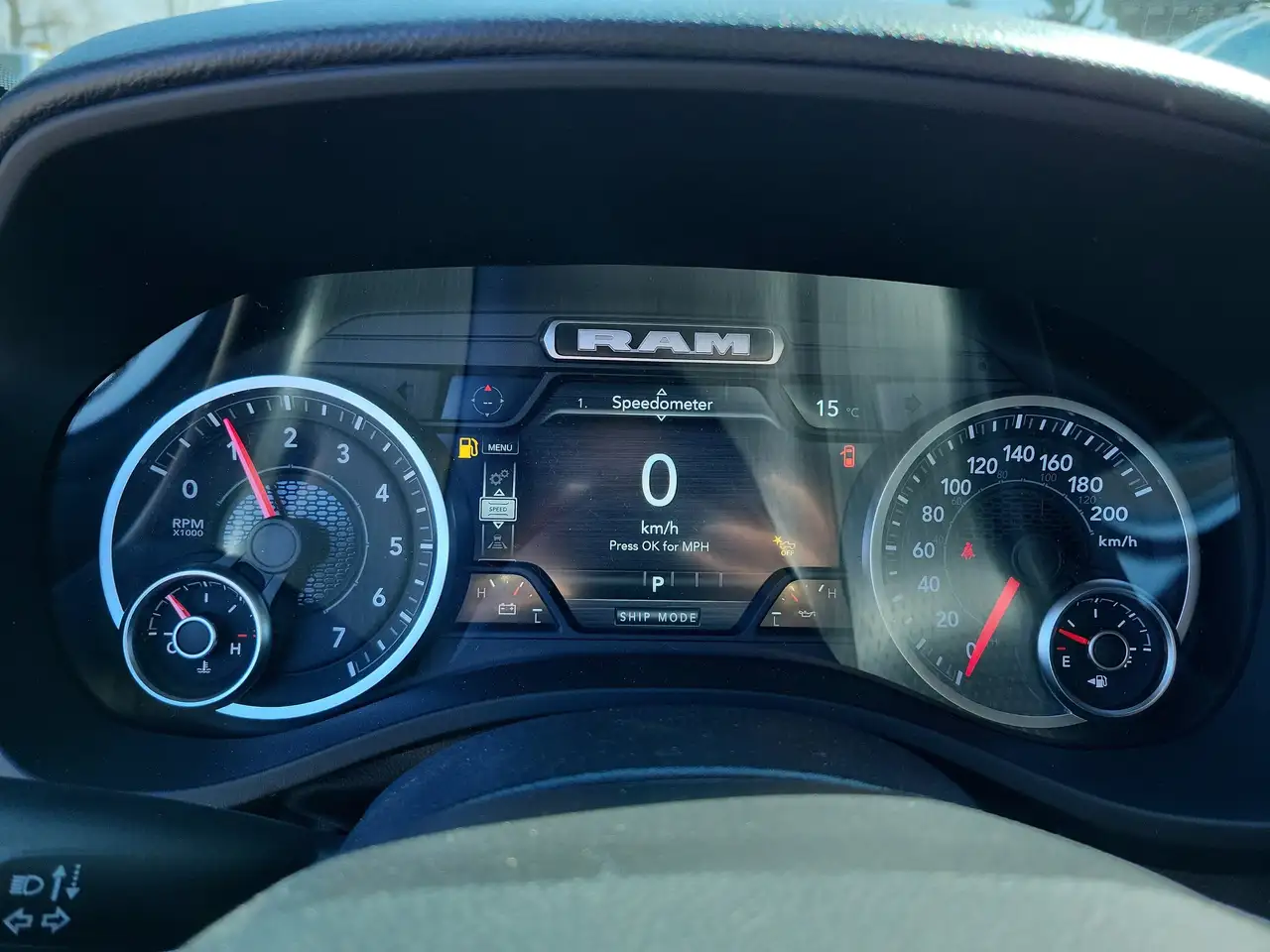 RAM 1500 снимка RAM 1500