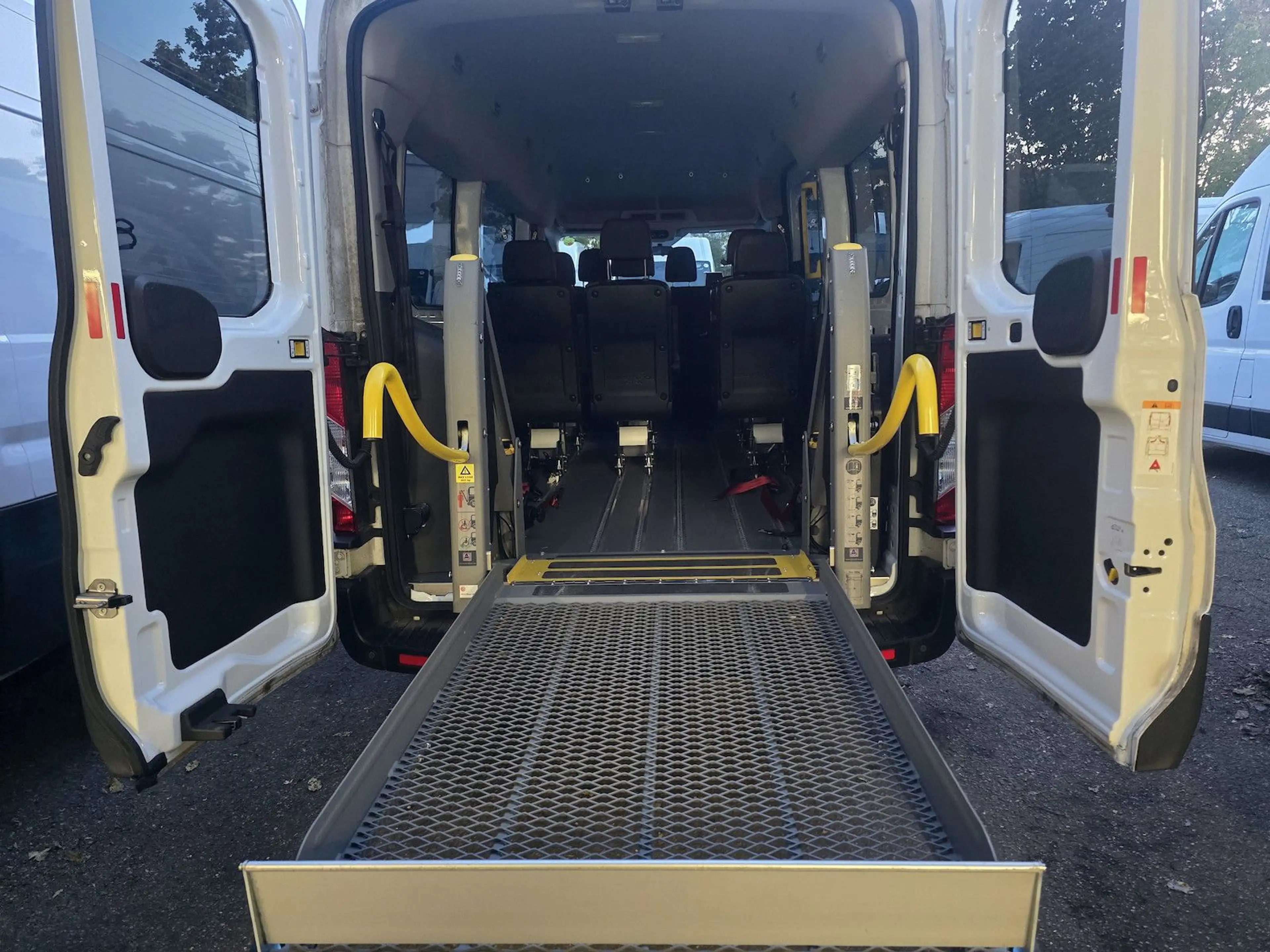 Ford Transit 350 L3 Trend 9 Sitze Klima Linearlift — photo 14