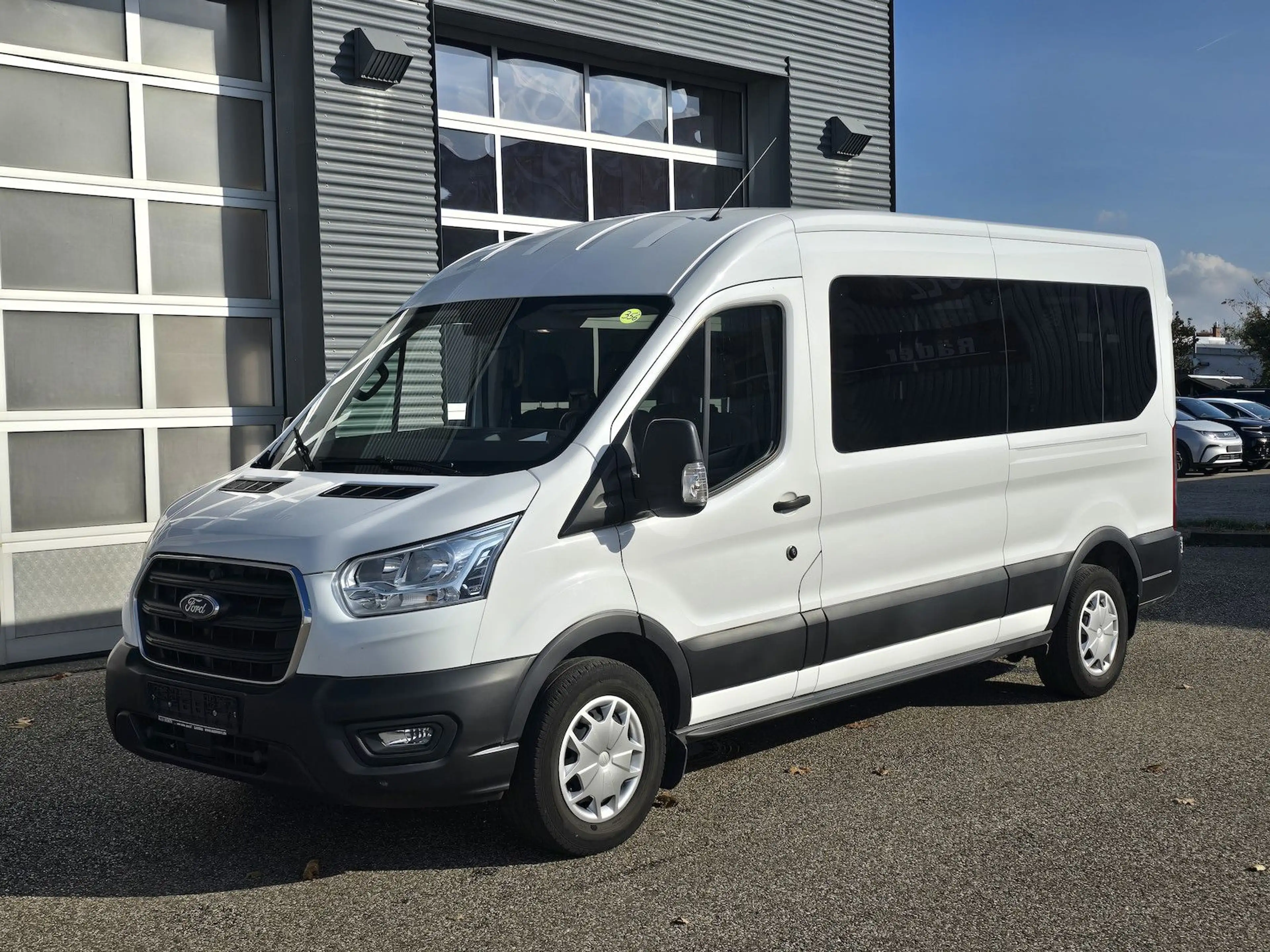 Ford Transit 350 L3 Trend 9 Sitze Klima Linearlift