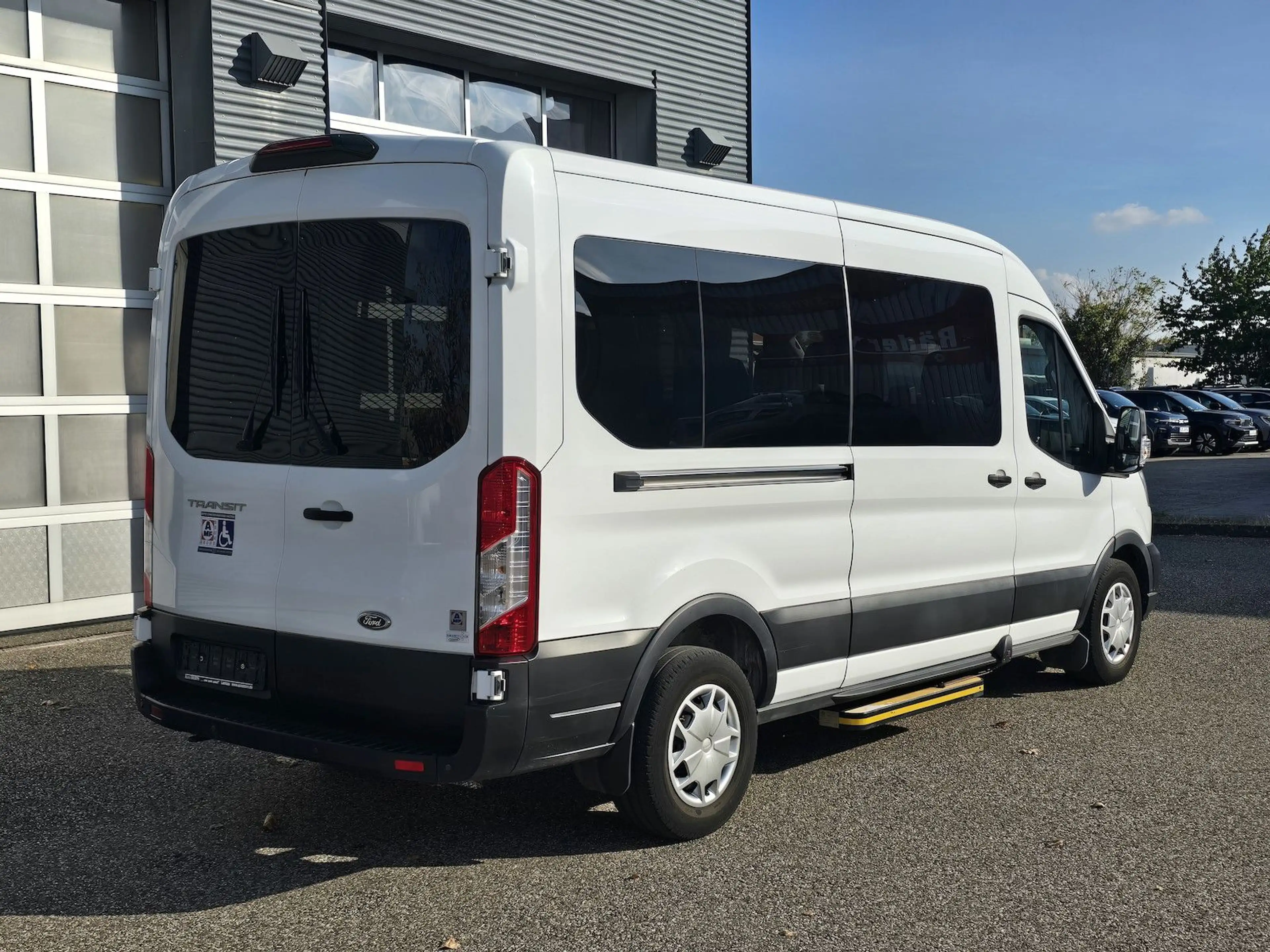Ford Transit 350 L3 Trend 9 Sitze Klima Linearlift — photo 5