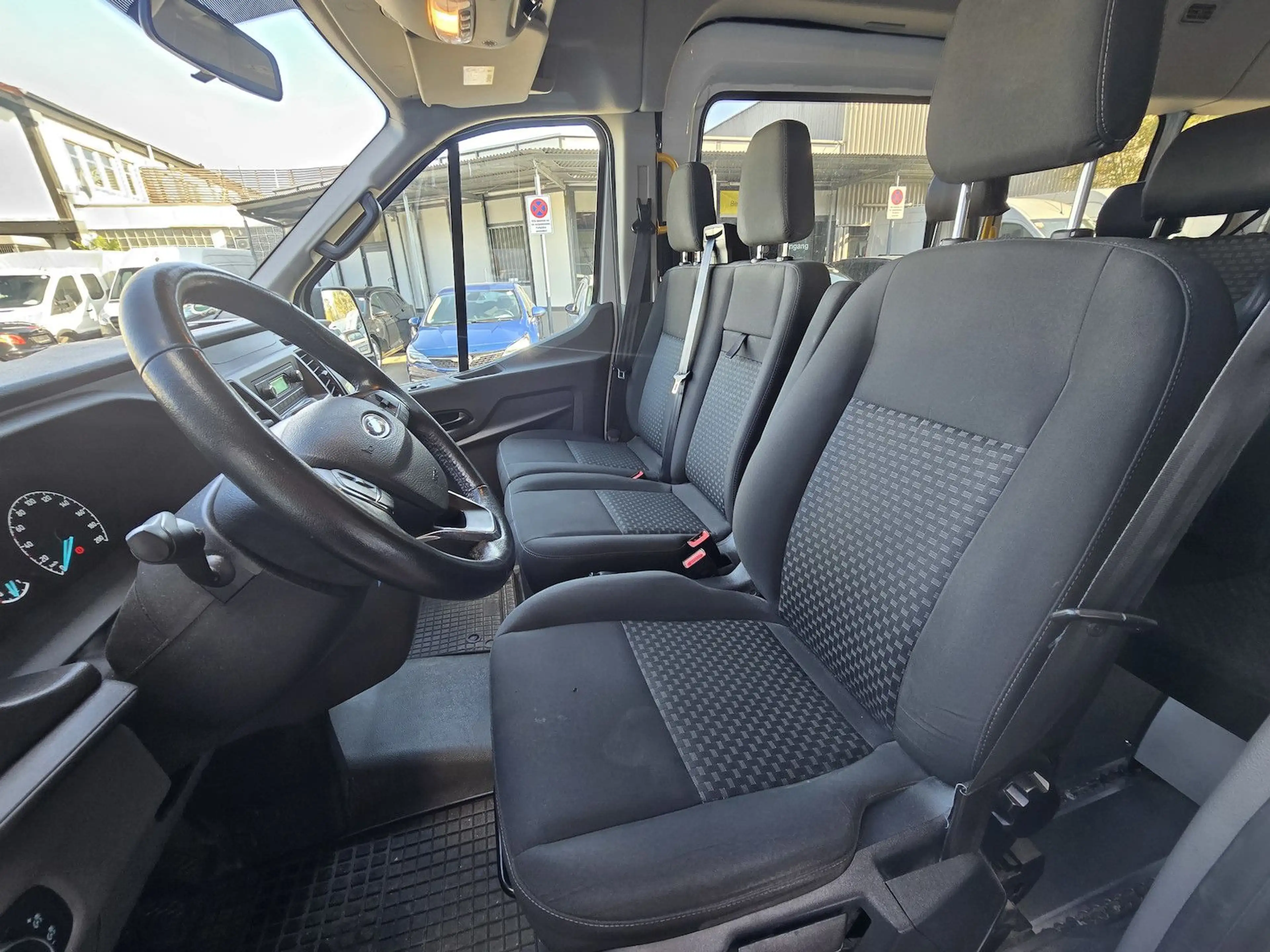 Ford Transit 350 L3 Trend 9 Sitze Klima Linearlift — photo 9