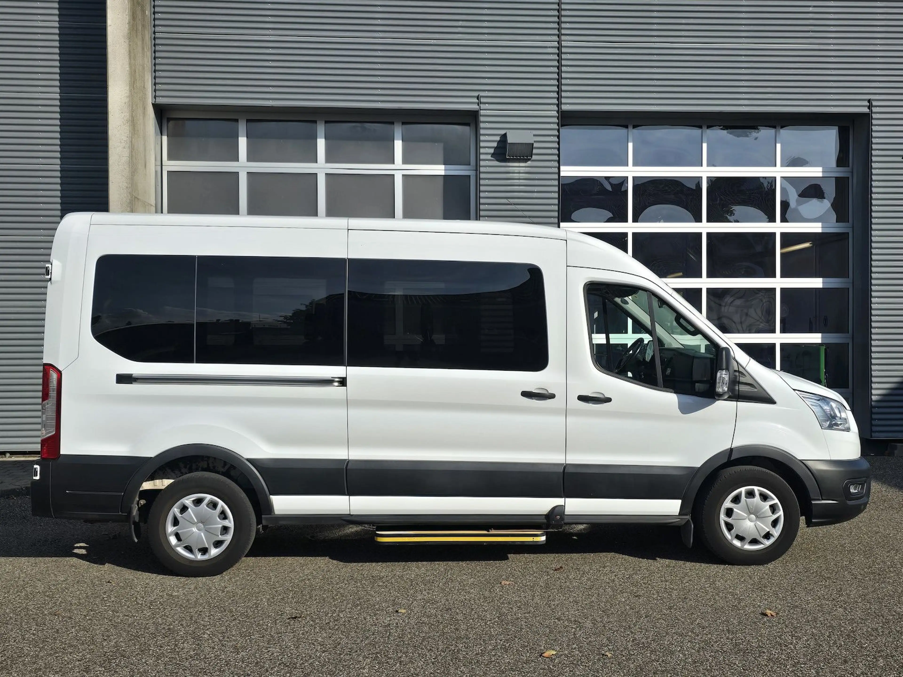 Ford Transit 350 L3 Trend 9 Sitze Klima Linearlift — photo 3