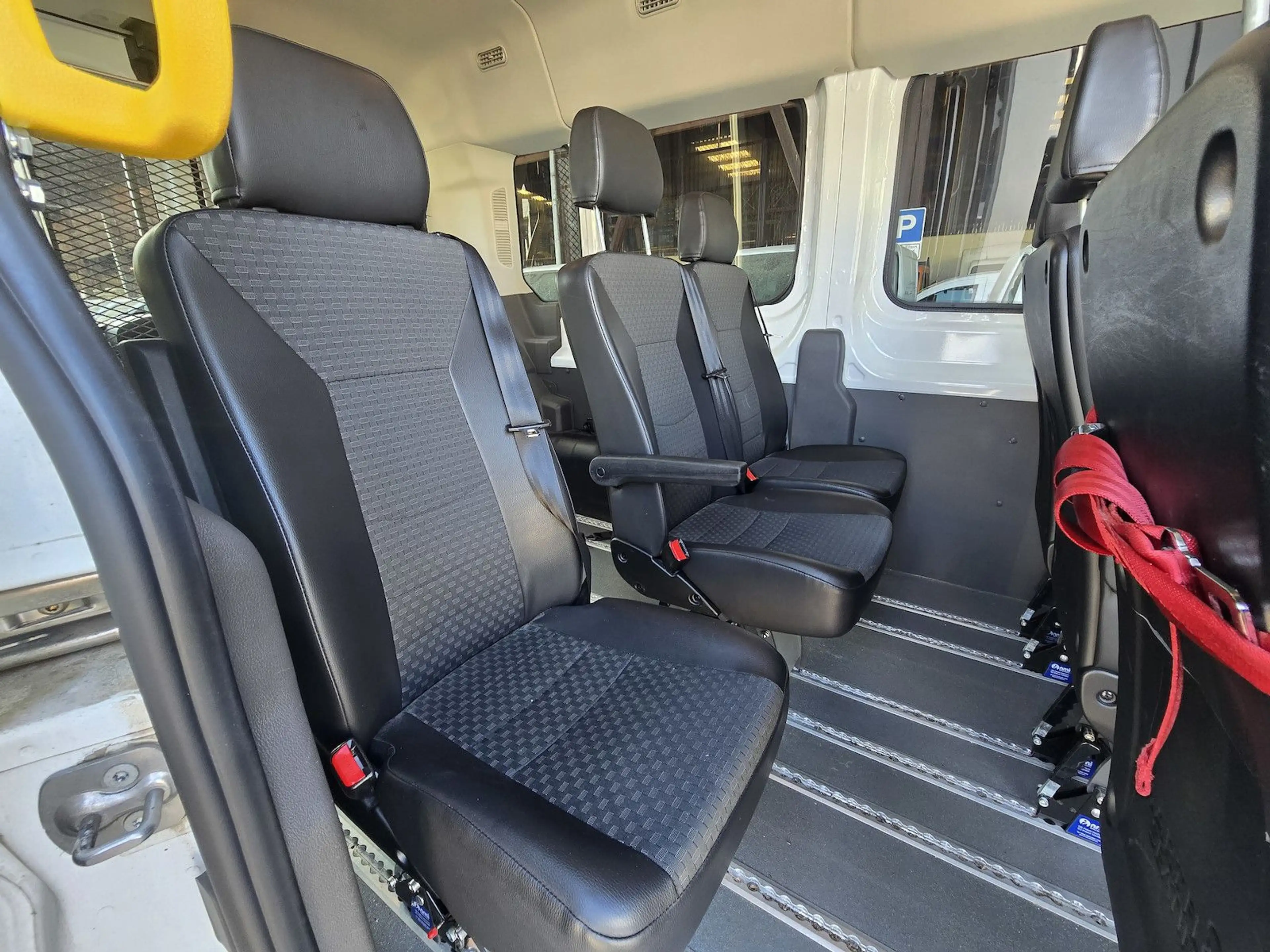 Ford Transit 350 L3 Trend 9 Sitze Klima Linearlift — photo 12