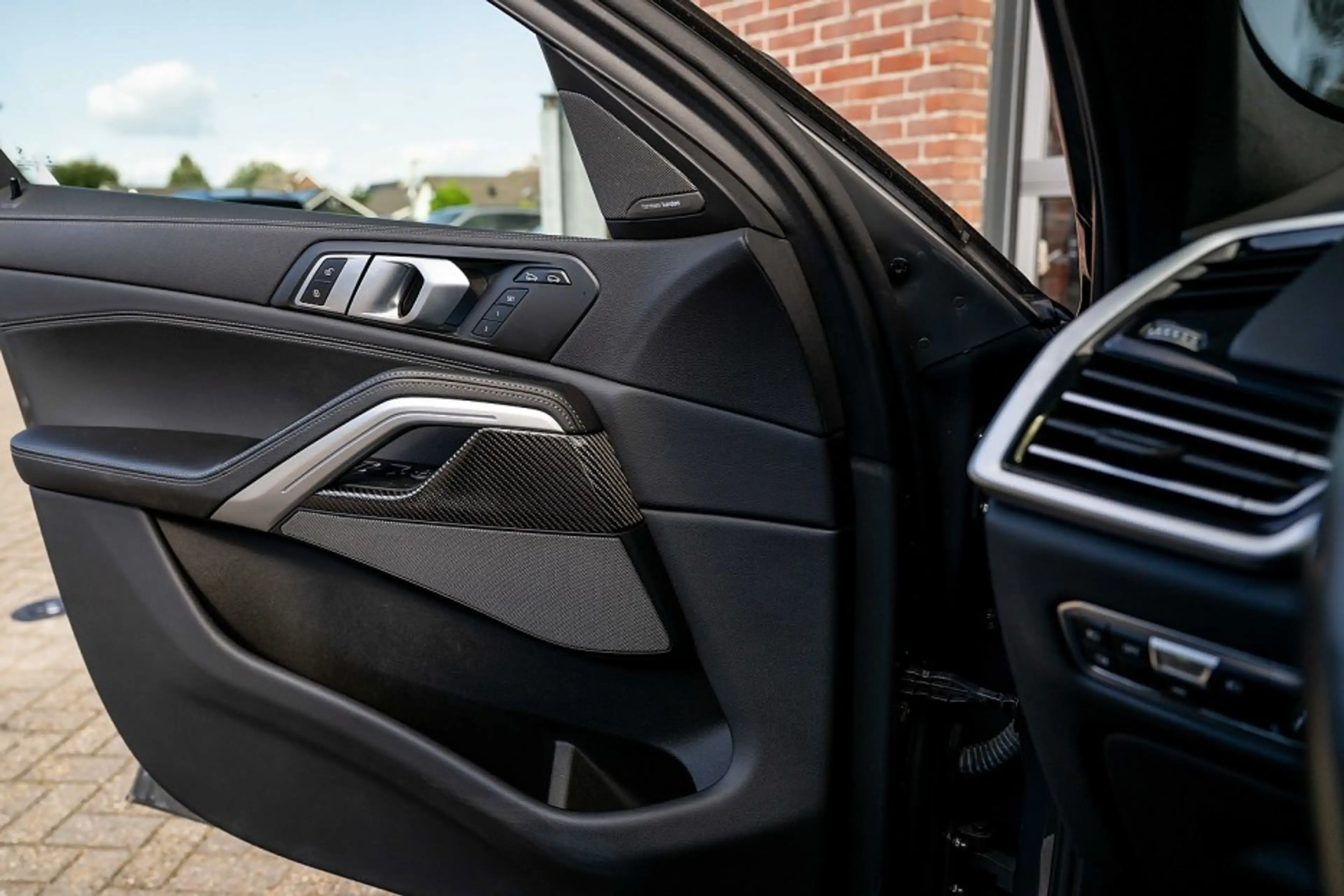 BMW X6 M50i xDrive | Panorama | M-Performance Uitlaat | D — photo 17