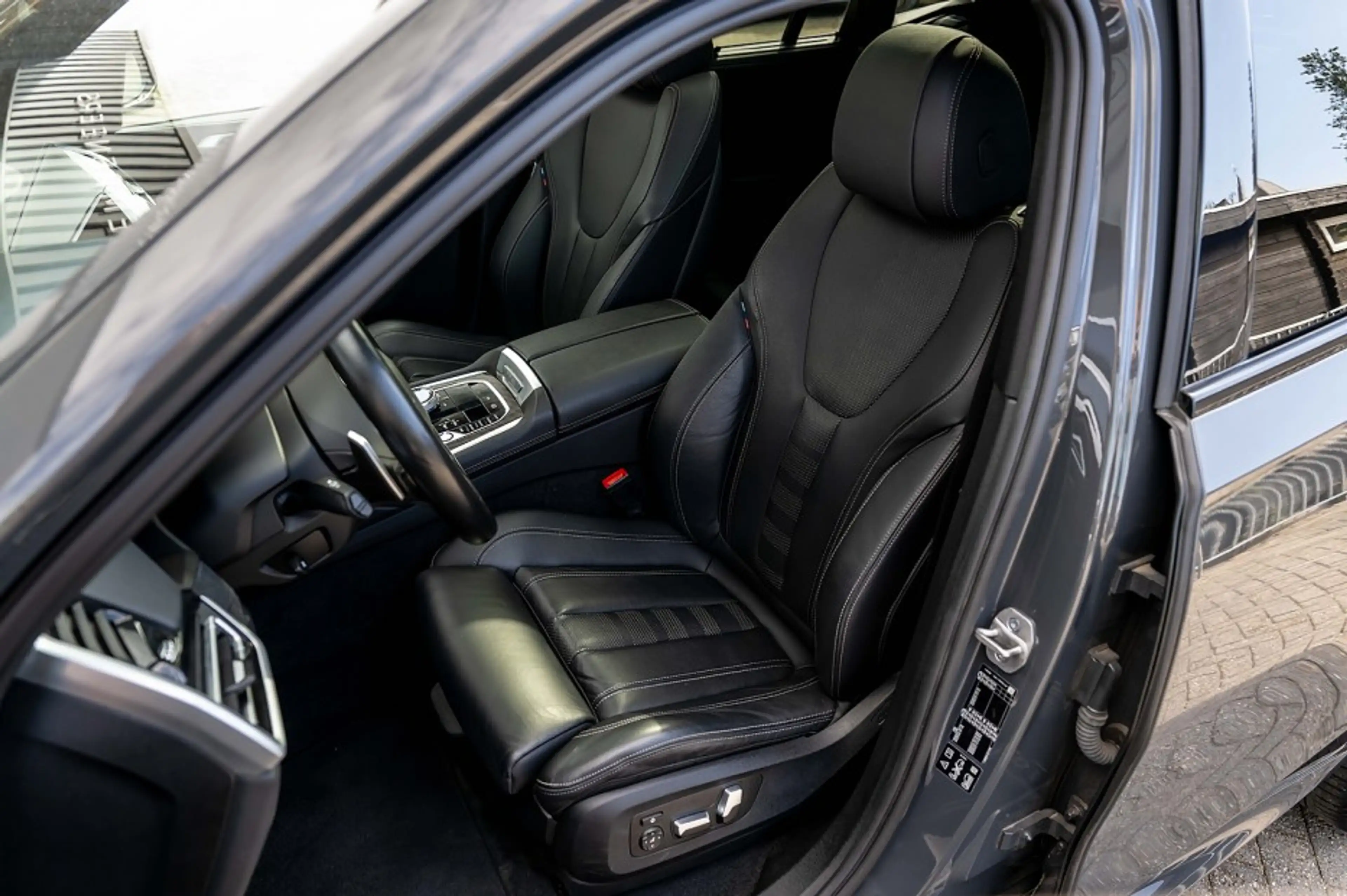 BMW X6 M50i xDrive | Panorama | M-Performance Uitlaat | D — photo 15
