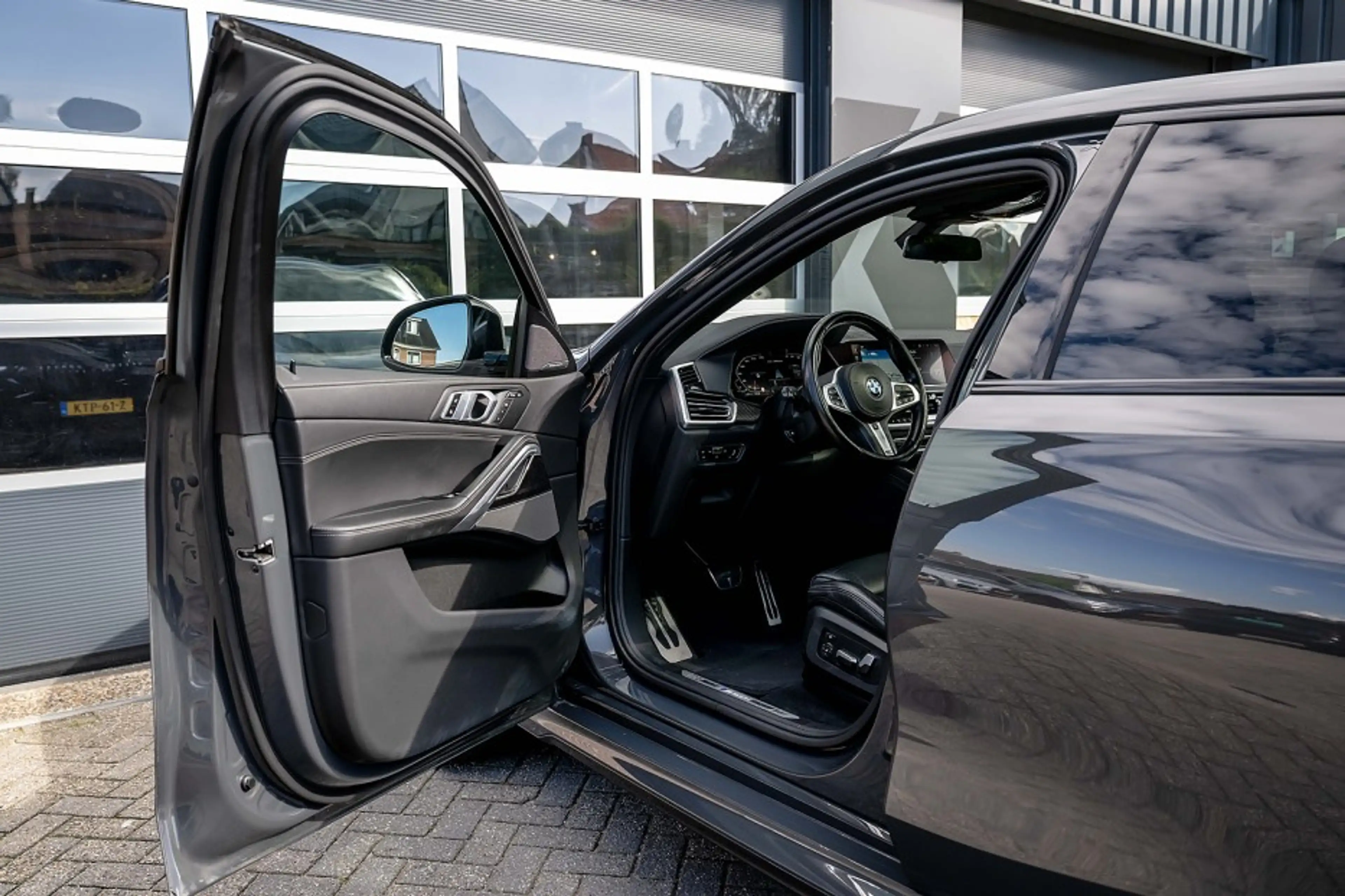 BMW X6 M50i xDrive | Panorama | M-Performance Uitlaat | D — photo 11