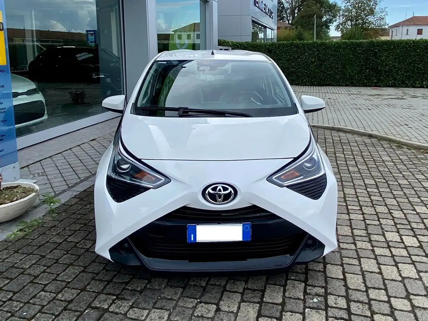 Toyota Aygo Aygo 5p 1.0 x-play 72cv Bianco - 2