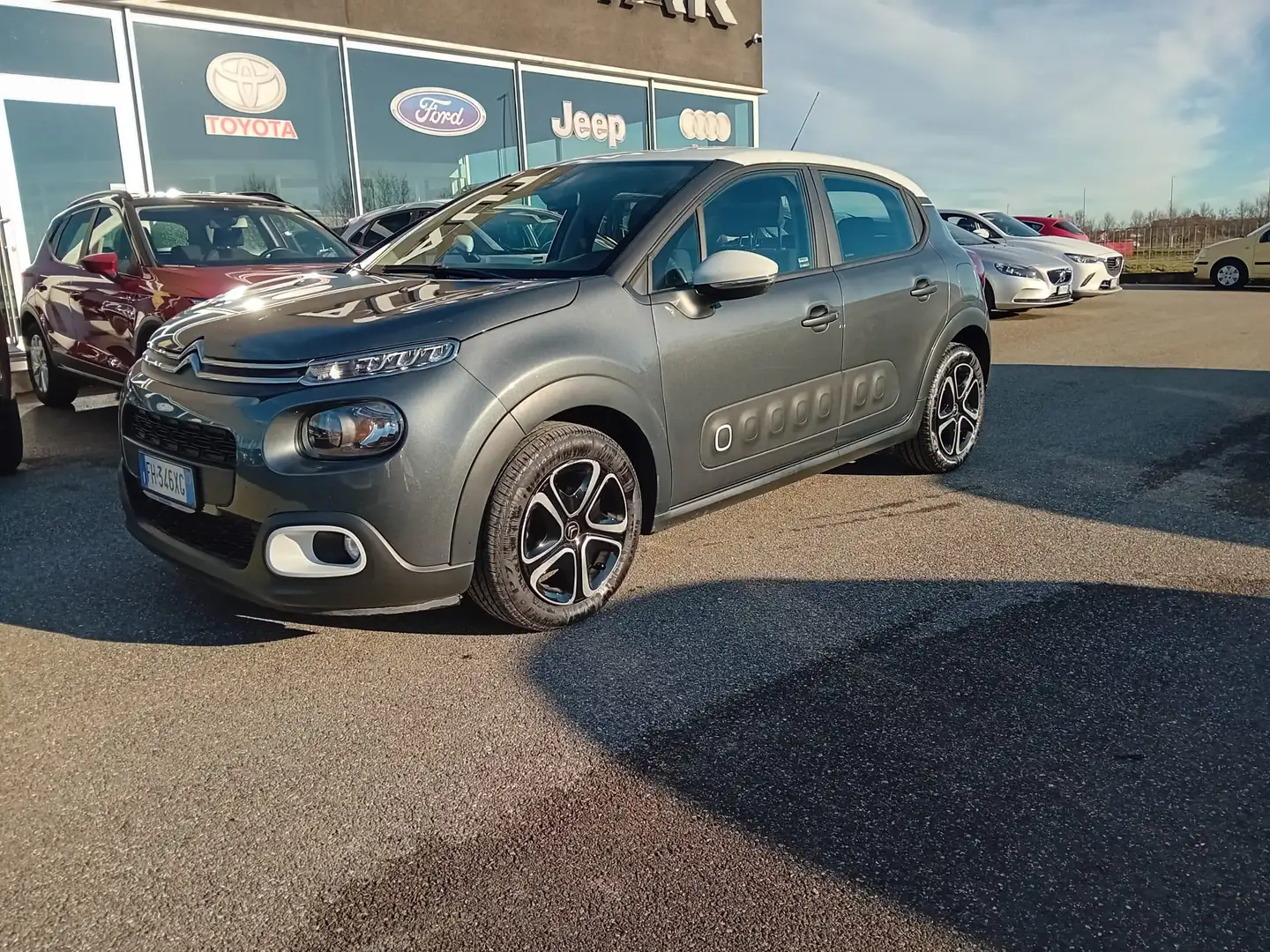 Citroen C3 1.6 bluehdi Shine E6 Gris - 2