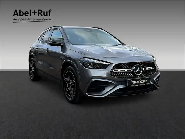 Mercedes-Benz Gla view 5