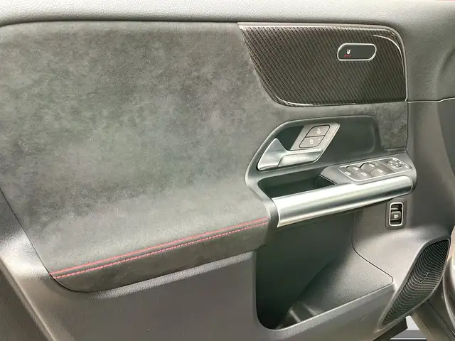 Mercedes-Benz Gla view 13