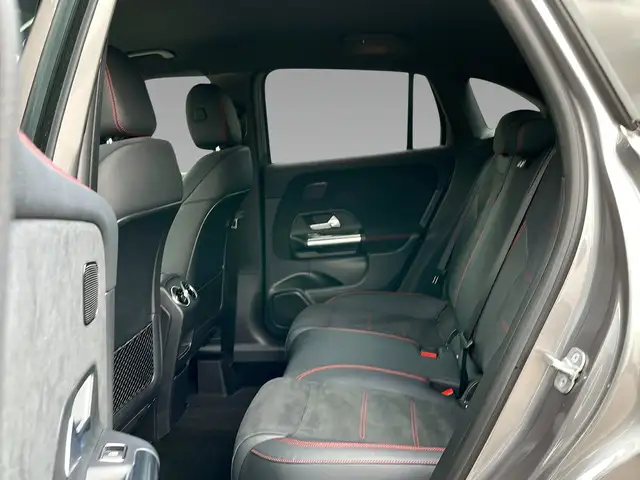 Mercedes-Benz Gla view 10