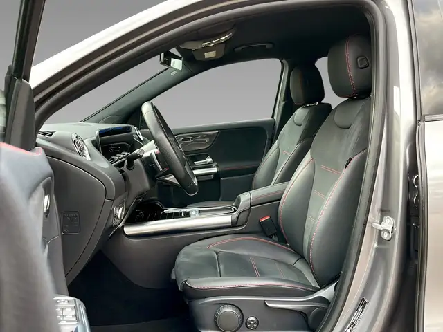 Mercedes-Benz Gla view 15