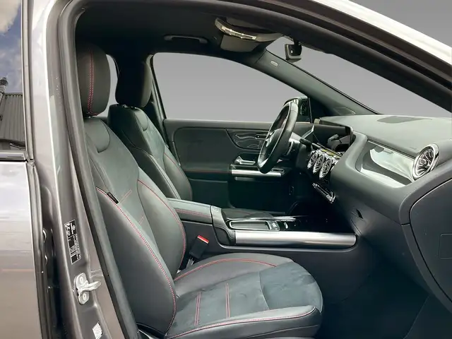 Mercedes-Benz Gla view 12