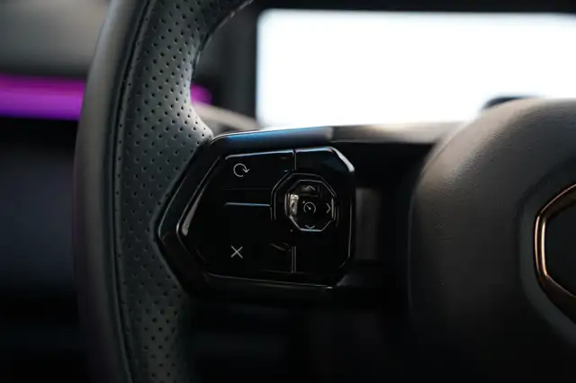 Lynk & Co 08 view 8