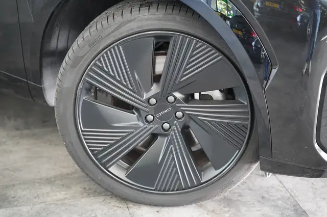 Lynk & Co 08 view 4