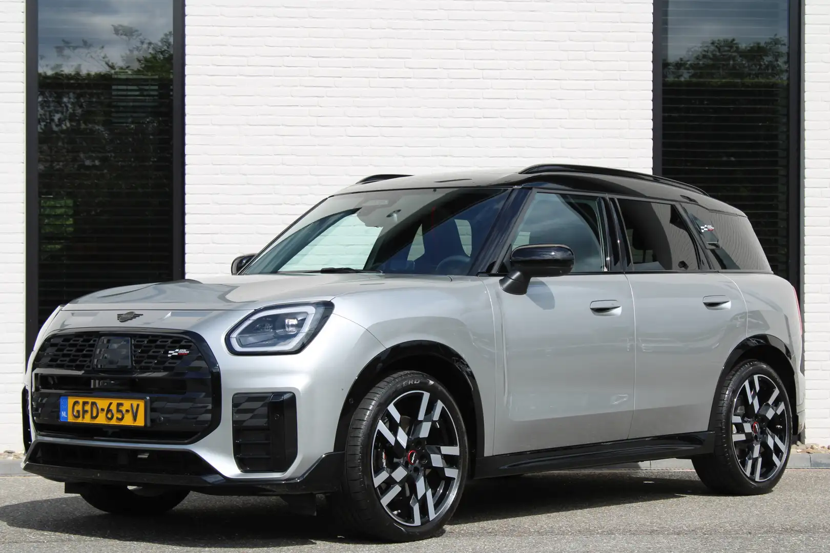 MINI John Cooper Works Countryman Mini 1.5 C XL / NL-auto / Panorama / 9.000km / Vol Gris - 2