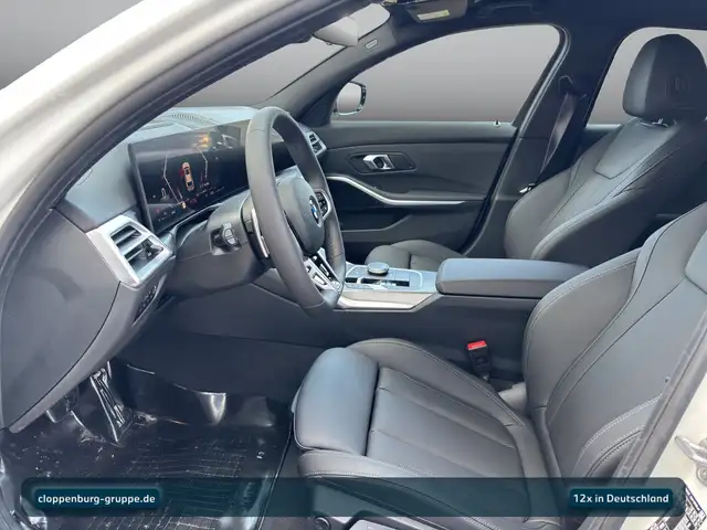BMW 3 Series view 12